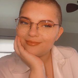 Meet your Posher, April